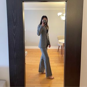 Light grey Theory suit (size Small, 4)